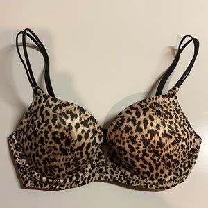 Victoria’s Secret Very Sexy Push up Bra 32D